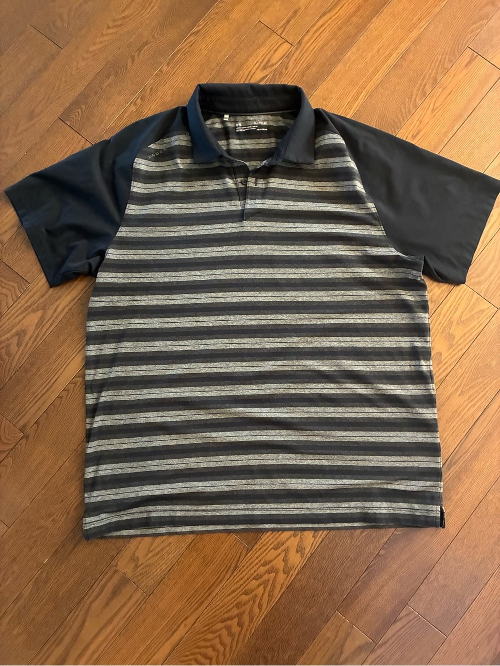 Under Armour Men’s XL HeatGear Black & Grey Striped Polo – Like New